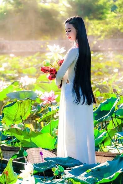 vu cong 9x xinh dep dan toc tay so huu suoi toc nhieu nguoi mo uoc