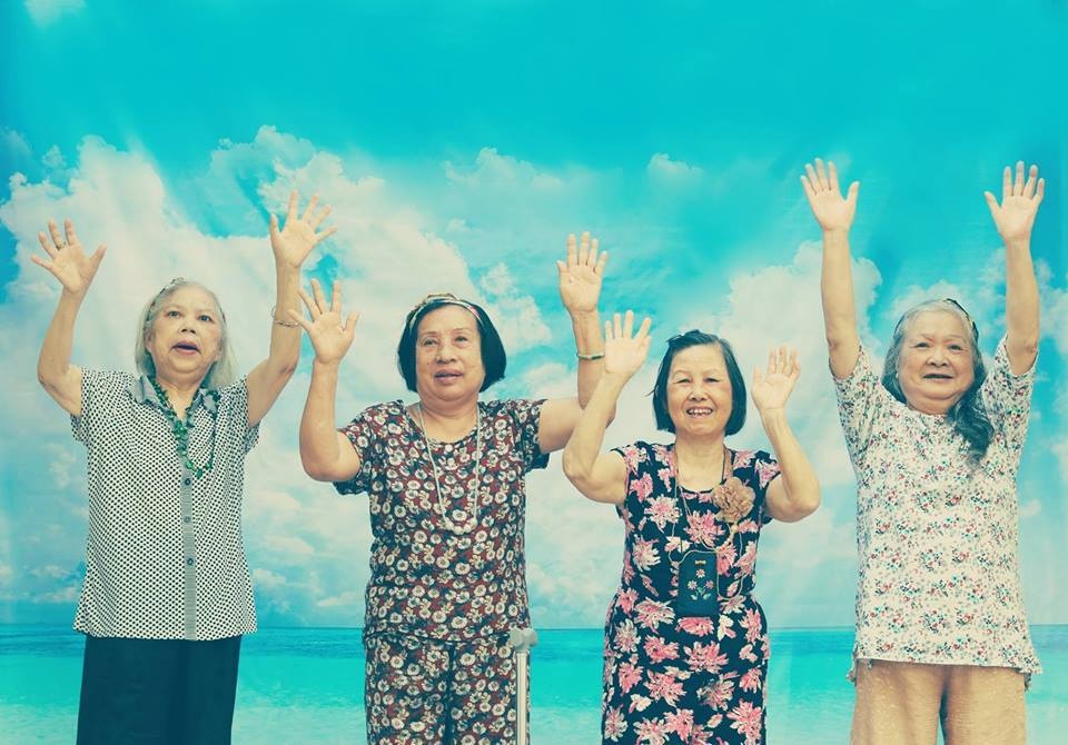 Dân mạng thích thú với bộ ảnh 'Bạn thân à, khi chúng ta già' dan mang thich thu voi bo anh ban than a khi chung ta gia