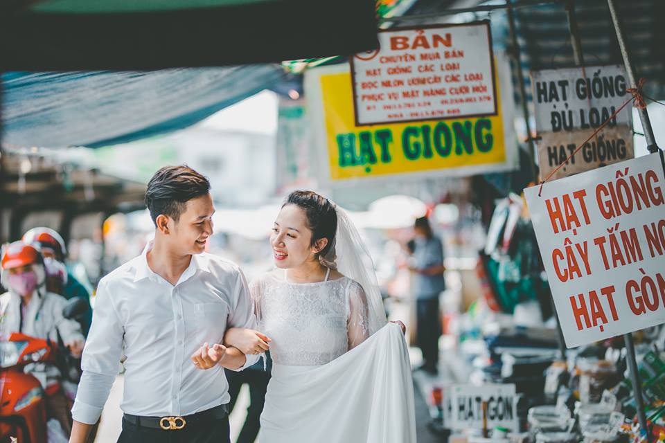 Không cầu kỳ, hoa mỹ, bộ ảnh cưới giản dị của cặp đôi chú rể - cô dâu này vẫn đủ sức thu hút khong cau ky hoa my bo anh cuoi gian di cua cap doi chu re co dau nay van du suc thu hut