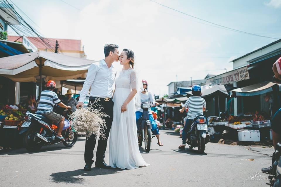 khong cau ky hoa my bo anh cuoi gian di cua cap doi chu re co dau nay van du suc thu hut