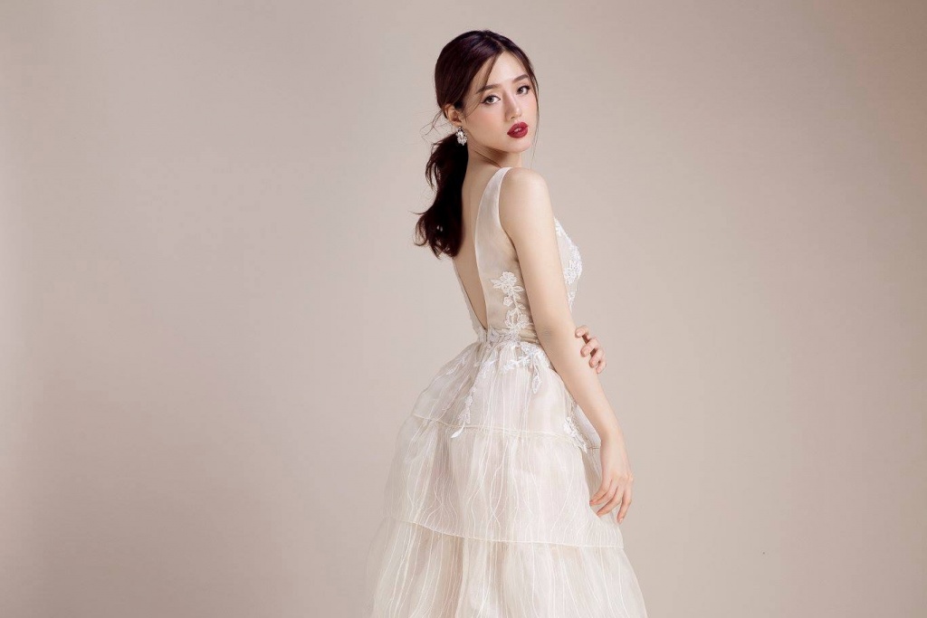 nhan sac ngot ngao cua nu hoang lookbook nguyen dang khanh linh