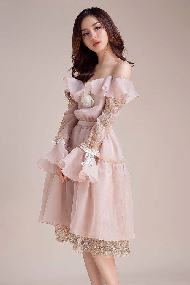 nhan sac ngot ngao cua nu hoang lookbook nguyen dang khanh linh