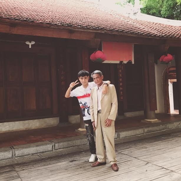 bui vinh kien chang dien vien tre va nhung tam su cam dong ngay cua cha