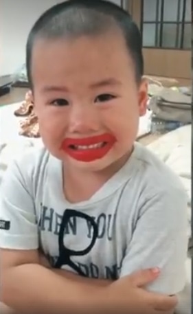 dan mang phat sot voi bieu cam dang yeu cua cau be khi to son