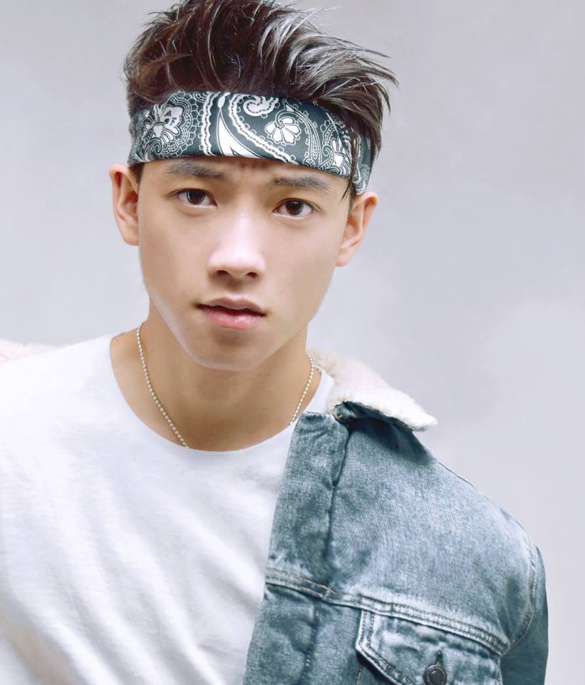 Chris Khoa Nguyễn: Chàng mẫu 9x điển trai, thông thạo 7 thứ tiếng chris khoa nguyen chang mau 9x dien trai thong thao 7 thu tieng