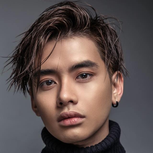 Cư dân mạng 'chao đảo' với chàng 9x điển trai, hát hay du khanh vu anh chang 9x dien trai da tai gay bao mang