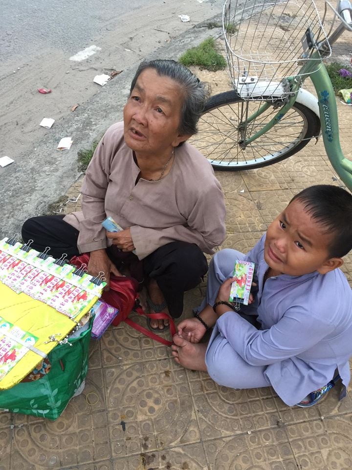 dan mang buc xuc vi hai ba chau bi giat ve so o soc trang