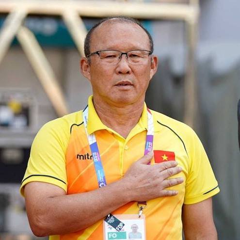 hlv park hai long voi hoc tro sau tran thang philippines