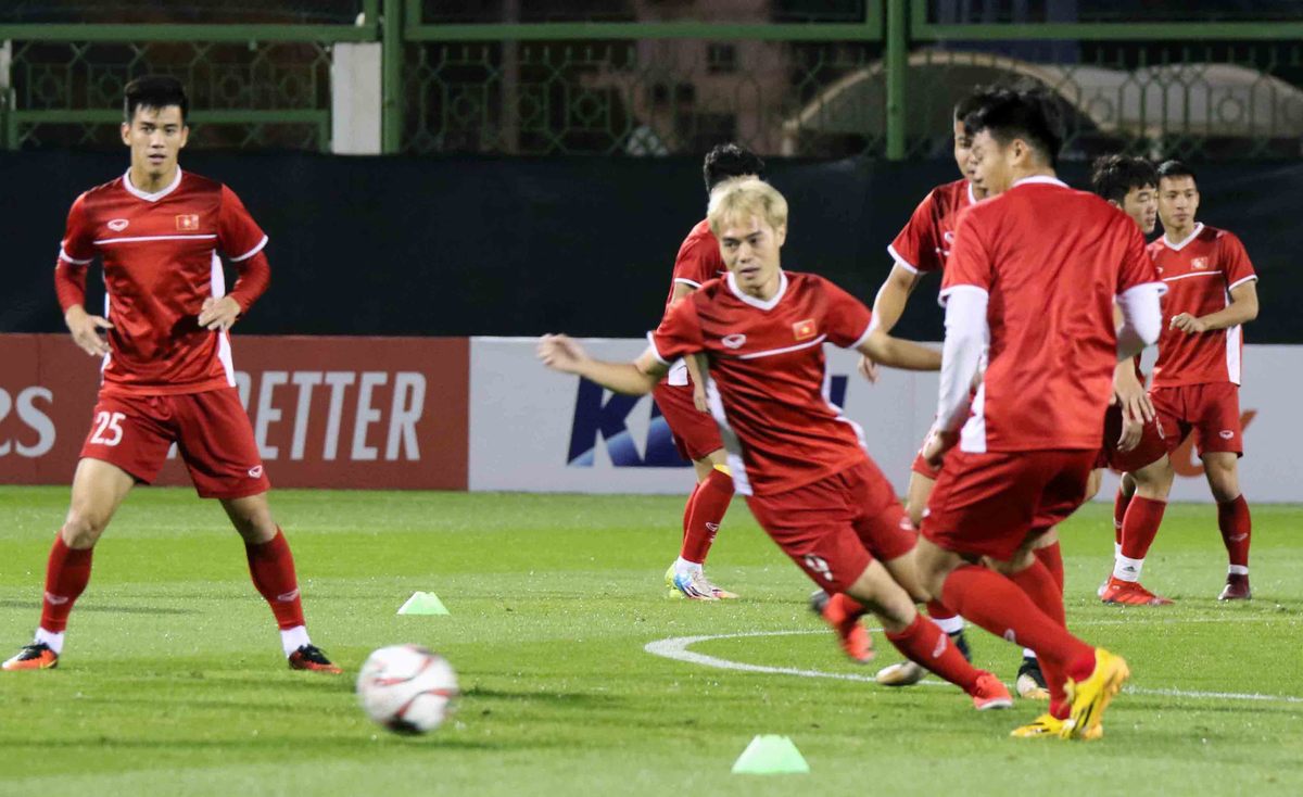tin nong asian cup 2019 tuyen viet nam tap buoi dau tai uae