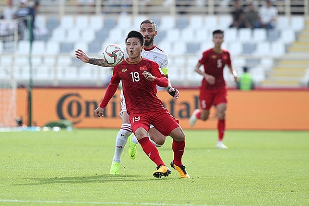 truc tiep viet nam vs iran hiep 2 0 2 quang hai lo co hoi rut ngan ti so