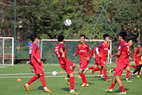 hlv u22 viet nam lo mat quan boi v league