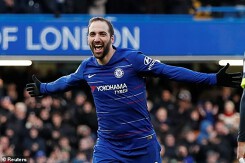 Kết quả Chelsea vs Huddersfield: Higuain, Hazard cùng lập cú đúp, The Blues trở lại tốp 4
