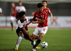 Đặng Văn Lâm dự bị, Muangthong United thất bại trên đất Campuchia