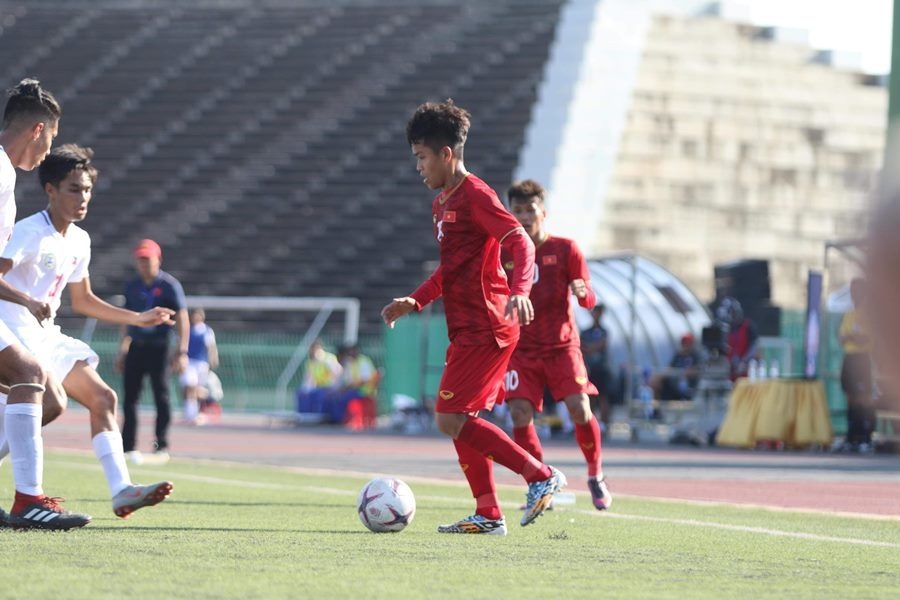 truc tiep bong da u22 viet nam vs u22 philippines hiep 2 0 1 philippines bat ngo mo ti so