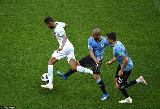 suarez khai hoa o tran gap a rap saudi uruguay chac ve di tiep tai world cup 2018