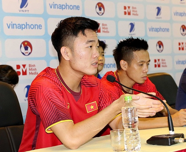 xuan truong u23 viet nam mai ngu quen se tut lai phia sau