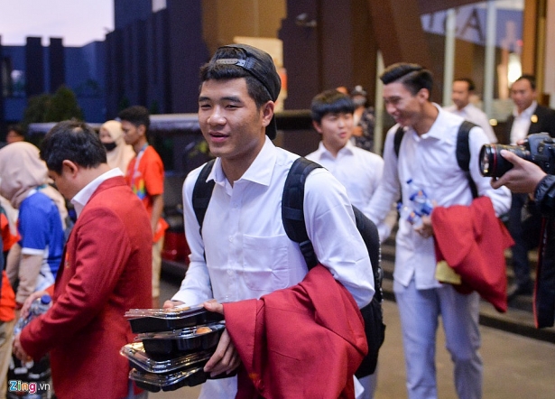cong phuong buon ngu van hau tuoi cuoi roi khach san ve viet nam