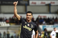 chap ronaldo bo dao nha van danh bai italia