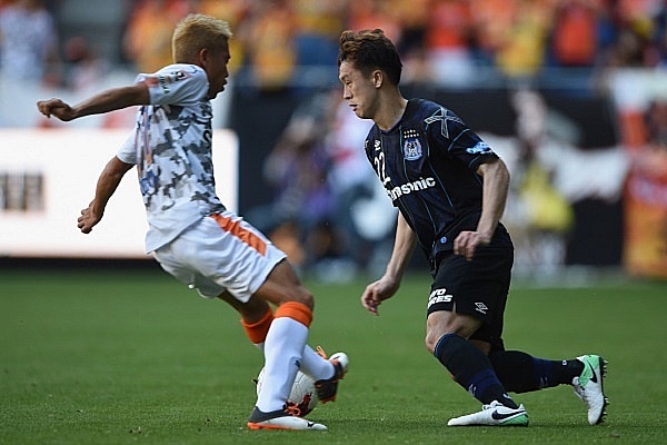 soi keo giai nhat shimizu s pulse vs gamba osaka dong luc tu hiem canh