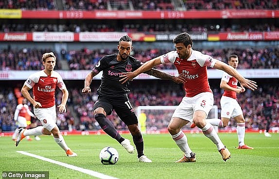 truc tiep ket qua bong da anh arsenal 0 0 everton hiep 1 watcott nong long danh bai doi bong cu