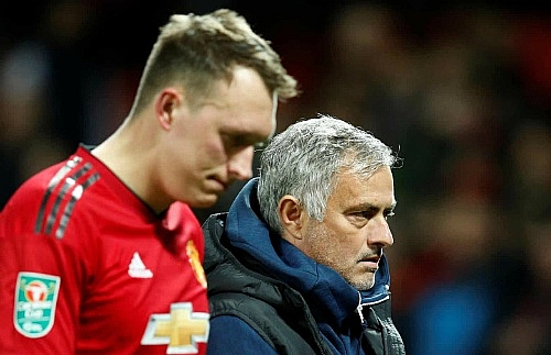 doi hang nhat cua lampard loai man utd khoi cup lien doan