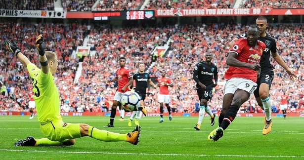 soi keo lat tay nha cai west ham vs manchester united 18h30 299 coi chung sap bay hiep 1