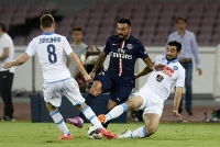 cavani pha hong ban thang cua neymar sau cu da vao mat ca
