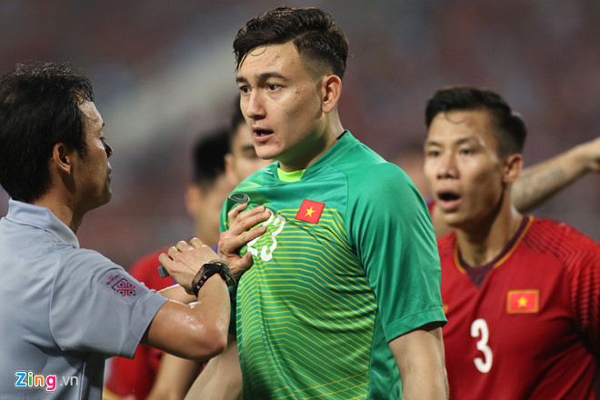 dang van lam tu tam thu xin viec den nguoi hung cua tuyen viet nam