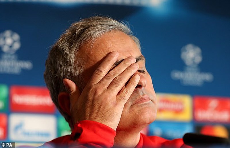 mu chinh thuc sa thai mourinho cai ket duoc bao truoc