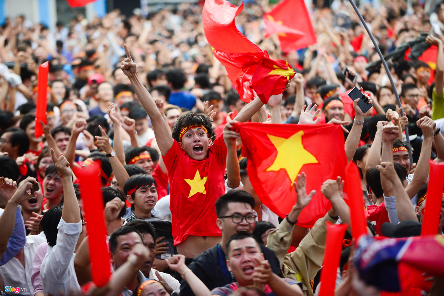 nhin lai mot nam dinh cao cua bong da viet nam