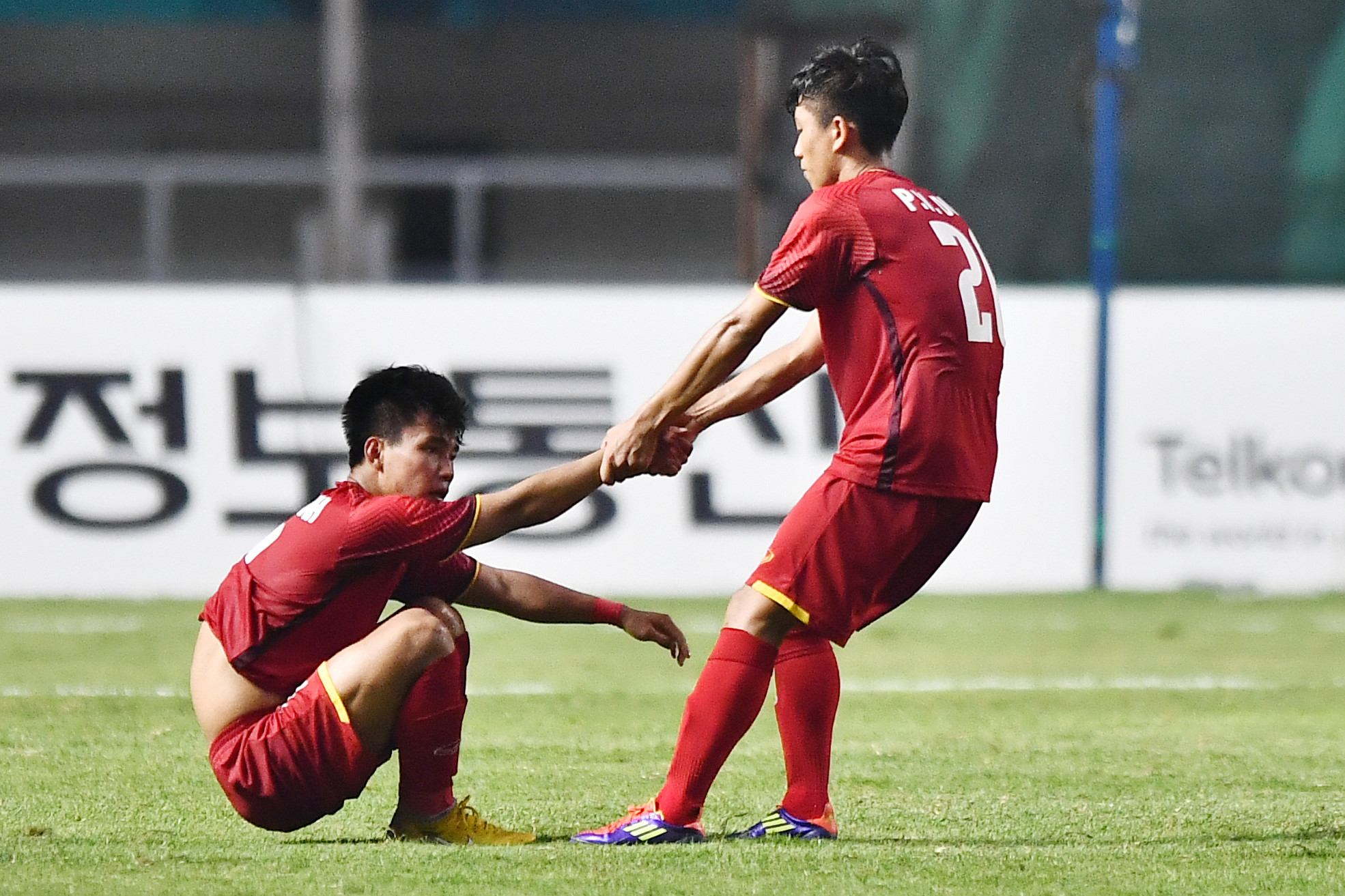 nhin lai mot nam dinh cao cua bong da viet nam