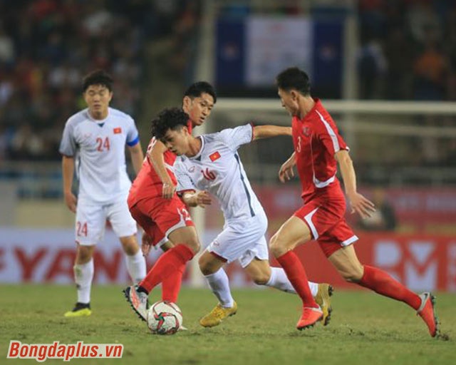 truc tiep bong da viet nam vs trieu tien hiep 1 cong phuong lat leo trieu tien boi roi