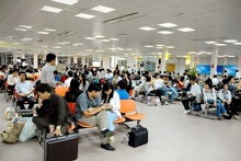 Bộ GTVT đổi ‘chậm hủy chuyến’ thành ‘bay chưa đúng giờ’