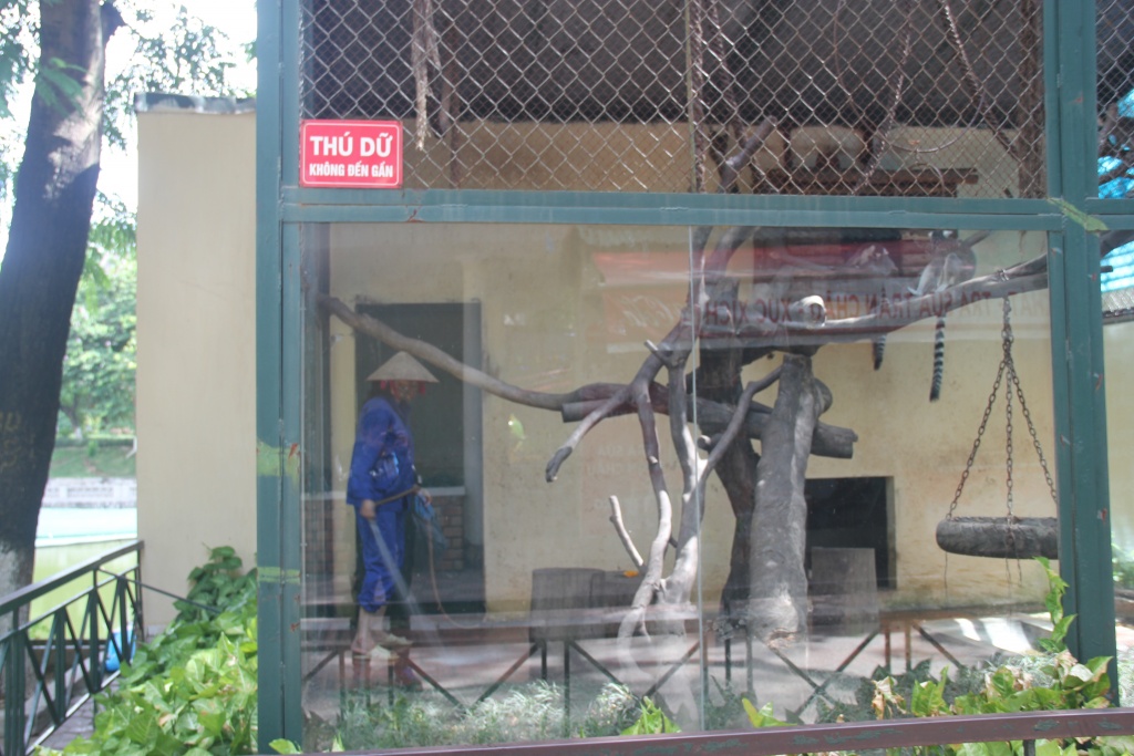 nhung cach giai nhiet thu vi cua muong thu tai cong vien thu le ngay nang nong ky luc