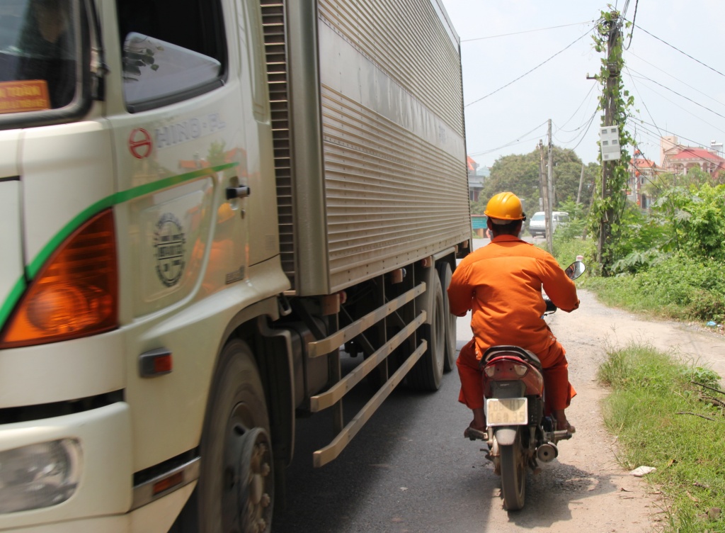 tap nap duong ne bot ha noi bac giang cac lai xe phong nhanh vuot au nguy hiem vo cung