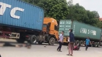 tai nan kinh hoang xe tai lua 8 xe may trong tieng la het that thanh