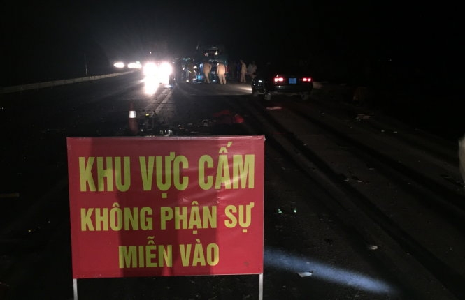 giua dem xe khach giuong nam dang chay bat ngo phat no 14 nguoi thuong vong