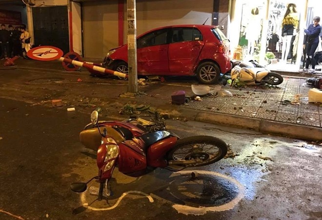 ha noi tam giu hinh su lai xe yaris gay tai nan khien 6 nguoi bi thuong