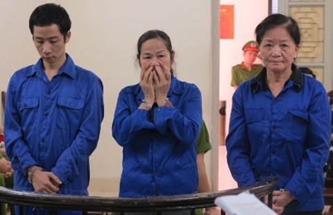 tra ho so bo ba giam doc lua dao nho giay uy quyen