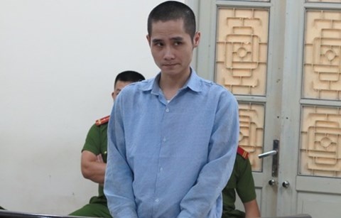 de con ben ve duong roi lao vao truy sat mot ca gia dinh