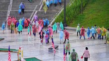 Lễ khai mạc SEA Games 29 ấn tượng dưới cơn mưa xối xả
