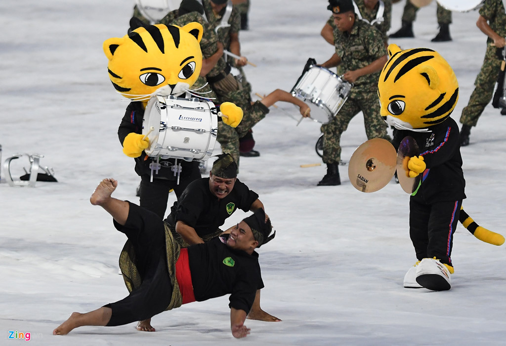 le khai mac sea games 29 an tuong duoi con mua xoi xa