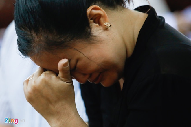 chiec dien thoai 900 nghin ma lay mang con gai nguoi ta