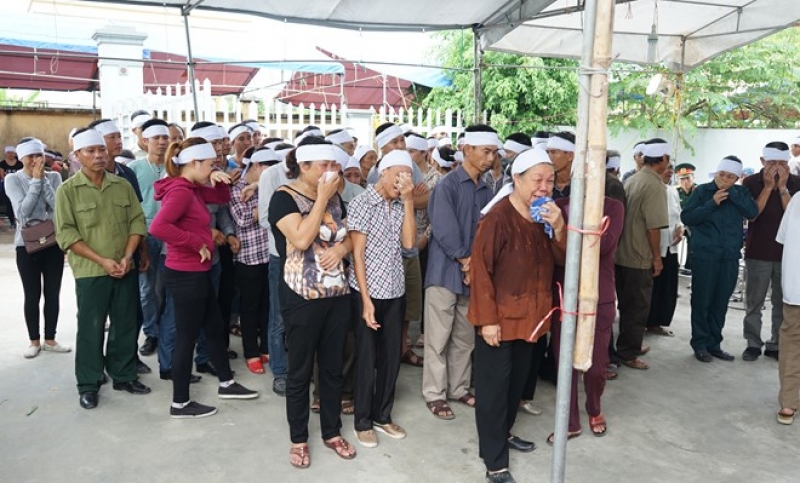 dam tang dam nuoc mat cua 4 ba chau bi sat hai o quang ninh