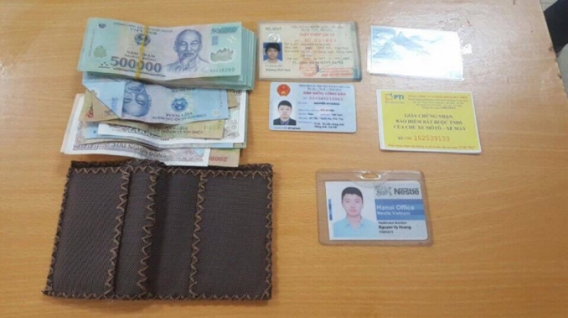 doi csgt so 4 tra lai 20 trieu dong cho nguoi danh roi