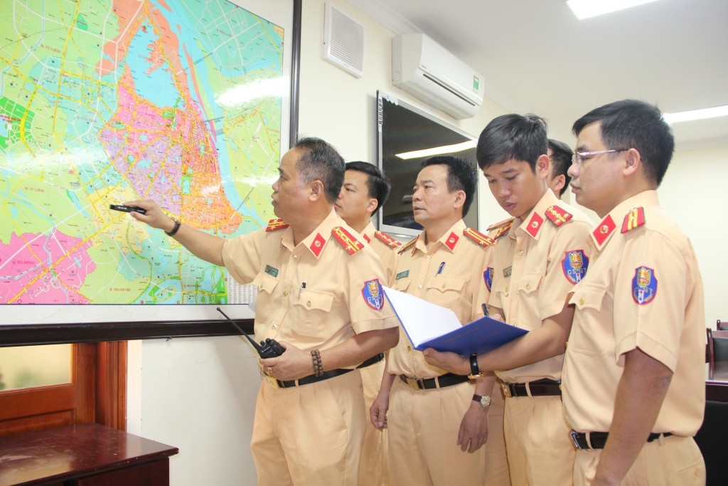 csgt ha noi ra quan phuc vu 3 hoi nghi cap cao