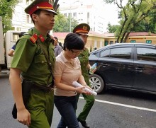 Vụ Châu Thị Thu Nga: 'Nộp tiền vì tin bà Nga là ĐBQH và uy tín của Housing Group, không phải vì cọc bê tông'