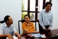 huy quyet dinh ky luat bac si noi xau bo truong