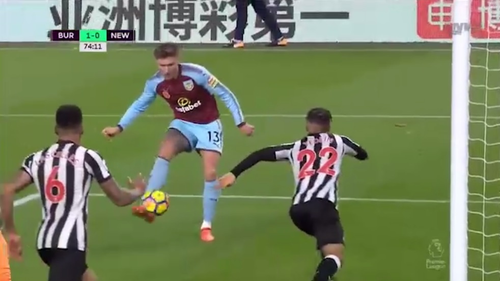 burnley ha guc newcastle bang 1 ban thang