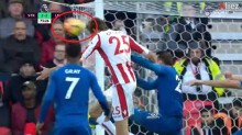 Mãn nhãn màn rượt đuổi tỷ số của Stoke City và Leicester City